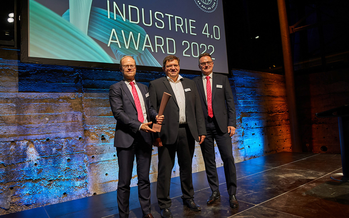 Moritz Heide Rittal Ausgezeichnet: Rittal gewinnt Industrie 4.0 Award für smarte Haigerer ...